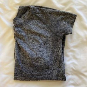 Womens Athleta GRAY workout tshirt